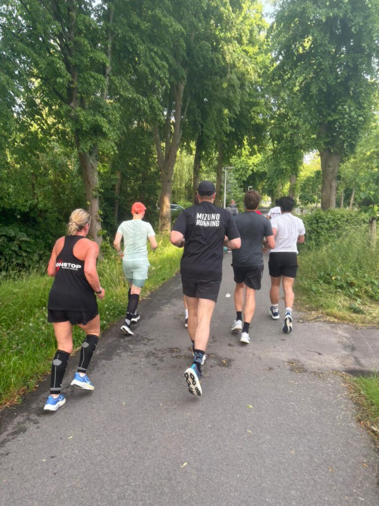 Nonstop Run Club x Sport2000 x Mizuno Nonstop Run Club x Sport2000 x Mizuno